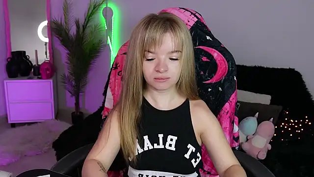 Snapshot of Eva_Rosec chatting on October 2025 08:51:01 AM Eva Rosec online show from October 2025 08:51:01 AM