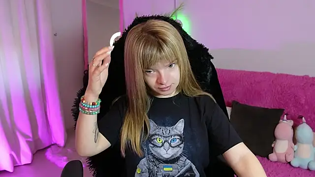 Snapshot of Eva_Rosec chatting on November 2025 09:19:02 AM Eva Rosec online show from November 2025 09:19:02 AM