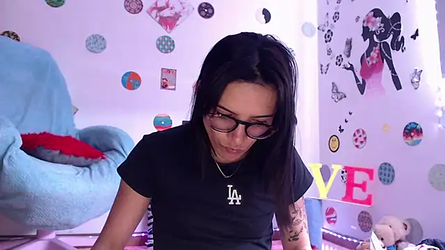 Yaumiko online show from March 2025 01:31:02 PM