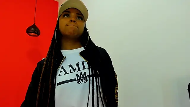 Snapshot of malu_horny_69 chatting on December 2024 11:33:01 AM malu horny 69 online show from December 2024 11:33:01 AM