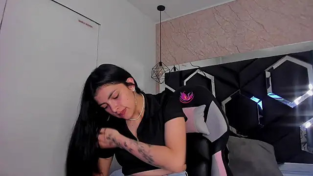 Snapshot of _Lixth_ chatting on December 2024 08:00:02 PM Lixth online show from December 2024 08:00:02 PM