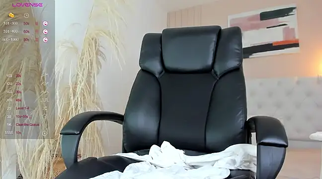 LOISE-XX online show from January 2025 11:00:02 AM