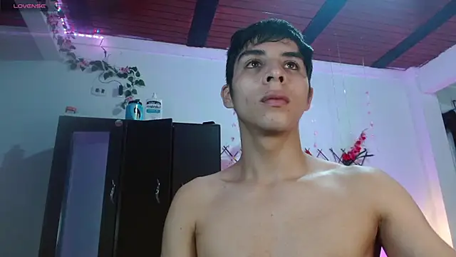 justin alexxx online show from December 2024 06:16:01 PM