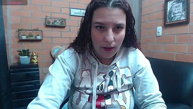 alexia 87 online show from September 2025 01:49:02 AM