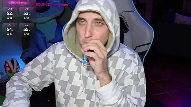 Snapshot of Gil_gamesh90 chatting on October 2025 06:08:01 PM Gil gamesh90 online show from October 2025 06:08:01 PM