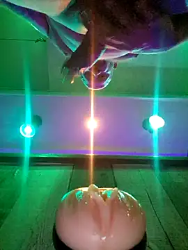 RomWoolf online show from February 2025 07:19:02 PM