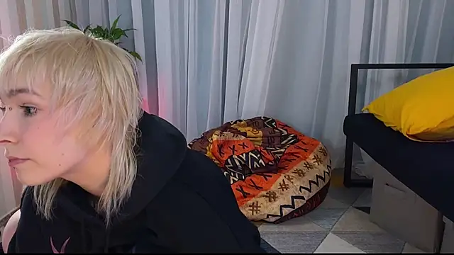 EmmyAmbros online show from June 2026 09:42:02 PM