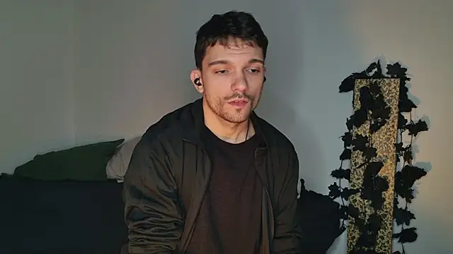 JackDesFeux online show from October 2025 03:50:01 AM