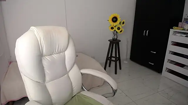 ana milf online show from February 2025 11:34:02 PM