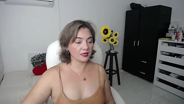 ana milf online show from March 2025 07:17:01 PM