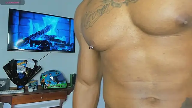 Snapshot of Xander_Str0ng chatting on November 2025 12:14:02 PM Xander Str0ng online show from November 2025 12:14:02 PM