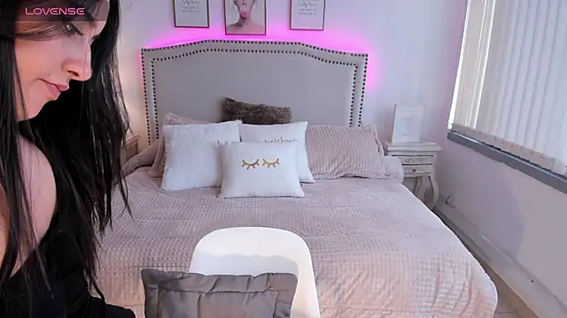 Snapshot of serenna_se chatting on February 2025 08:16:02 PM serenna se online show from February 2025 08:16:02 PM