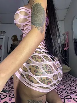 saragill323 online show from November 2025 12:31:01 AM