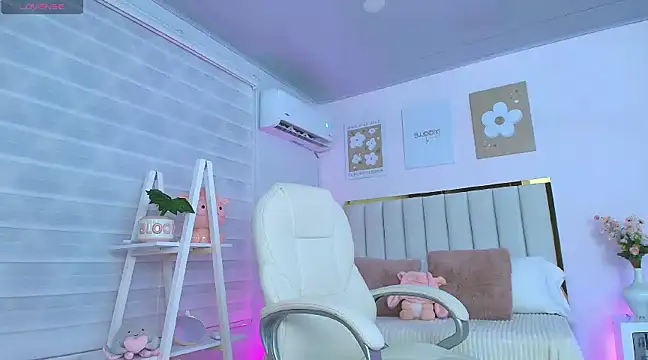 Cristall Bunny online show from February 2025 12:31:02 AM