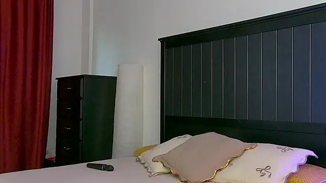 Yanira Muslim online show from April 2026 04:06:02 AM