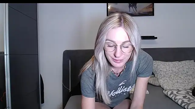 Snapshot of Liana_Lou chatting on March 2026 07:10:02 PM Liana Lou online show from March 2026 07:10:02 PM