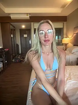 Snapshot of Liana_Lou chatting on April 2026 06:55:02 AM Liana Lou online show from April 2026 06:55:02 AM