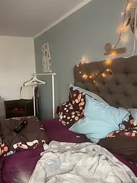 Snapshot of Liana_Lou chatting on April 2026 11:15:01 AM Liana Lou online show from April 2026 11:15:01 AM