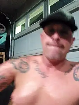 Snapshot of LongandEasy77 chatting on November 2025 08:33:02 AM LongandEasy77 online show from November 2025 08:33:02 AM