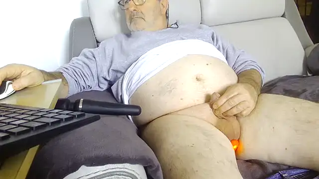 Snapshot of gillou1234 chatting on November 2025 09:42:02 AM gillou1234 online show from November 2025 09:42:02 AM