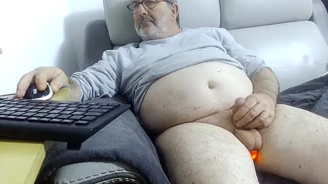 Snapshot of gillou1234 chatting on March 2026 12:15:01 AM gillou1234 online show from March 2026 12:15:01 AM