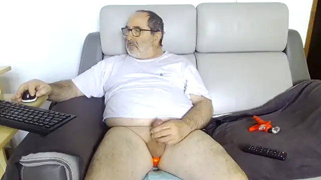 Snapshot of gillou1234 chatting on April 2026 07:39:01 AM gillou1234 online show from April 2026 07:39:01 AM