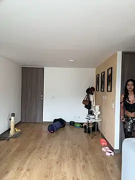 Snapshot of mariana_lopez1 chatting on January 2026 04:45:02 PM mariana lopez1 online show from January 2026 04:45:02 PM