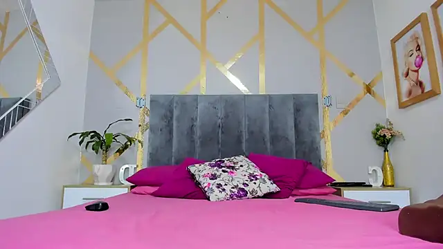 Danna Reyees online show from September 2025 12:05:01 PM