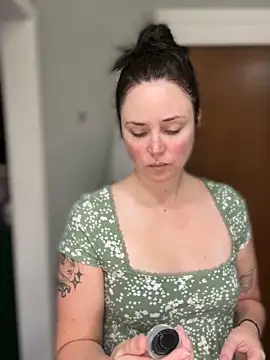 Snapshot of Blaze_Baby chatting on November 2025 03:00:02 PM Blaze Baby online show from November 2025 03:00:02 PM