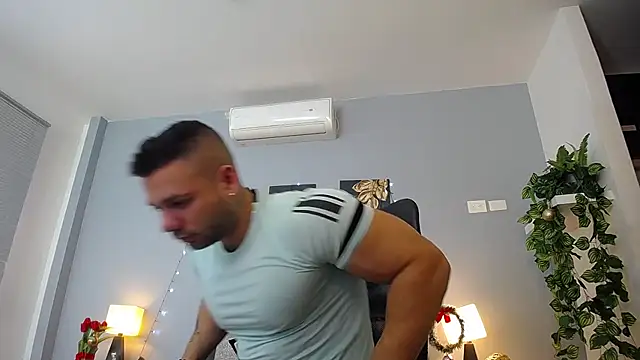 Snapshot of JeremyLowe chatting on December 2024 01:05:02 PM JeremyLowe online show from December 2024 01:05:02 PM