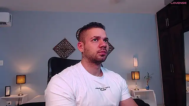 Snapshot of JeremyLowe chatting on January 2025 01:20:01 PM JeremyLowe online show from January 2025 01:20:01 PM