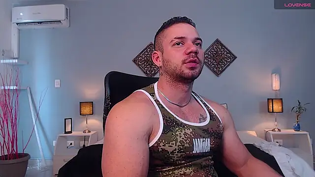 Snapshot of JeremyLowe chatting on January 2025 04:30:02 PM JeremyLowe online show from January 2025 04:30:02 PM