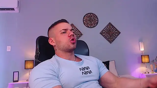 Snapshot of JeremyLowe chatting on January 2025 04:16:01 PM JeremyLowe online show from January 2025 04:16:01 PM