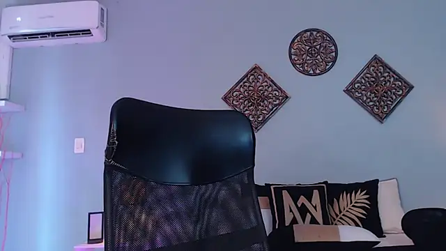 Snapshot of JeremyLowe chatting on January 2025 04:23:01 PM JeremyLowe online show from January 2025 04:23:01 PM