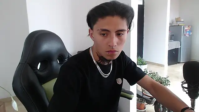 Snapshot of jay_dimarco2 chatting on December 2025 03:39:02 PM jay dimarco2 online show from December 2025 03:39:02 PM