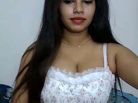 Snapshot of sparkling_queen chatting on March 2025 02:48:01 AM sparkling queen online show from March 2025 02:48:01 AM