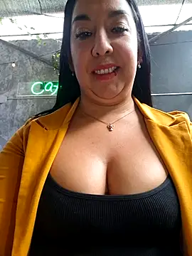 Bella keny online show from April 2026 06:21:02 PM
