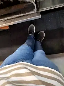 Snapshot of A_man_in_public chatting on September 2025 04:18:01 PM A man in public online show from September 2025 04:18:01 PM