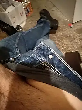 Snapshot of A_man_in_public chatting on September 2025 06:24:02 PM A man in public online show from September 2025 06:24:02 PM