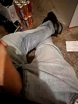 Snapshot of A_man_in_public chatting on October 2025 08:15:02 AM A man in public online show from October 2025 08:15:02 AM