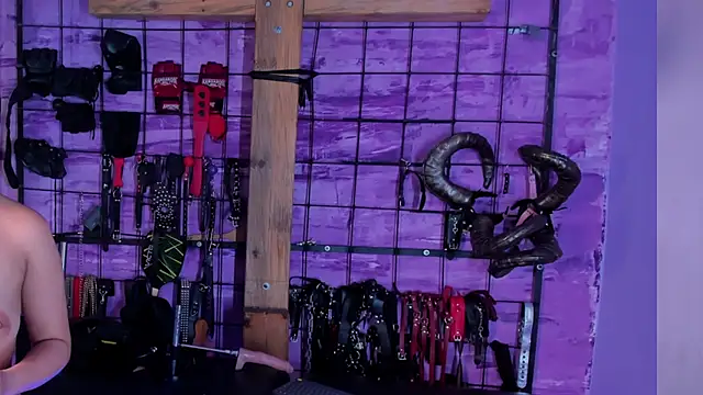 alexia aitanaa  online show from February 2026 09:00:02 PM