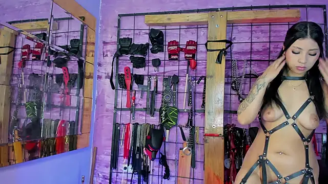 alexia aitanaa  online show from February 2026 07:04:01 PM