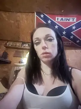 Snapshot of Genevieve143 chatting on December 2025 07:04:01 AM Genevieve143 online show from December 2025 07:04:01 AM