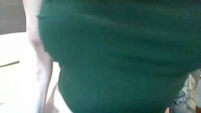 Snapshot of Genevieve143 chatting on December 2025 08:23:01 AM Genevieve143 online show from December 2025 08:23:01 AM