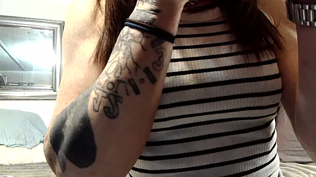 Snapshot of Genevieve143 chatting on March 2026 03:54:02 AM Genevieve143 online show from March 2026 03:54:02 AM