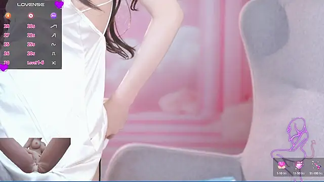 Snapshot of Anytoly chatting on January 2025 10:20:01 AM Anytoly online show from January 2025 10:20:01 AM