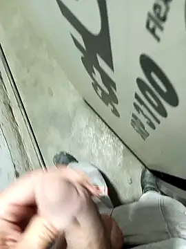 Snapshot of Din0071 chatting on January 2025 10:44:02 PM Din0071 online show from January 2025 10:44:02 PM