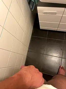 Snapshot of uncuttking1 chatting on November 2025 11:26:02 PM uncuttking1 online show from November 2025 11:26:02 PM