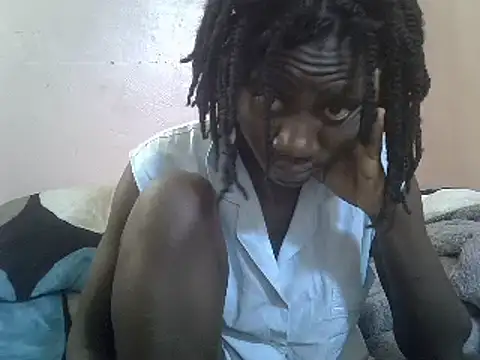 Snapshot of Petite_rider chatting on March 2025 12:35:02 PM Petite rider online show from March 2025 12:35:02 PM