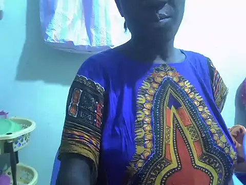 Snapshot of Petite_rider chatting on October 2025 09:26:02 PM Petite rider online show from October 2025 09:26:02 PM